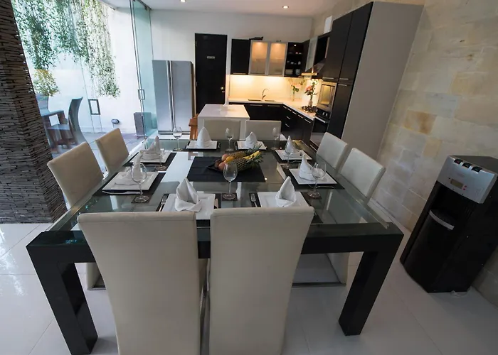 Sky-villa 3- 8 Bedroom Brilliant Location Between To Shopping 别墅 塞米亚克