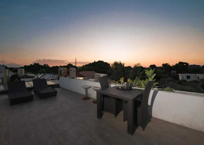 Sky-villa 3- 8 Bedroom Brilliant Location Between To Shopping *